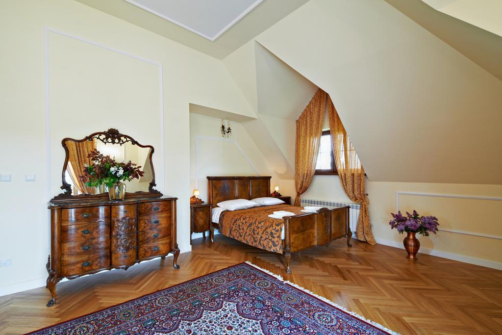 Dwor Osmolice Bed and Breakfast Bialki Dolne Exteriör bild