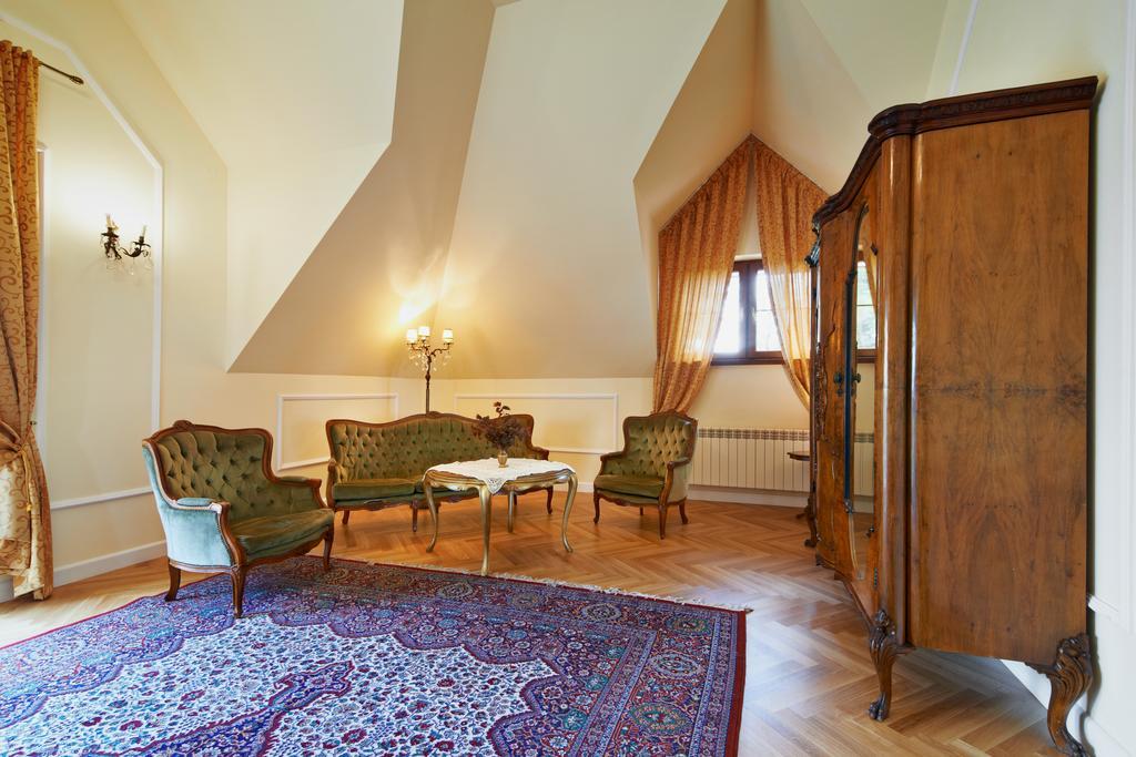 Dwor Osmolice Bed and Breakfast Bialki Dolne Exteriör bild