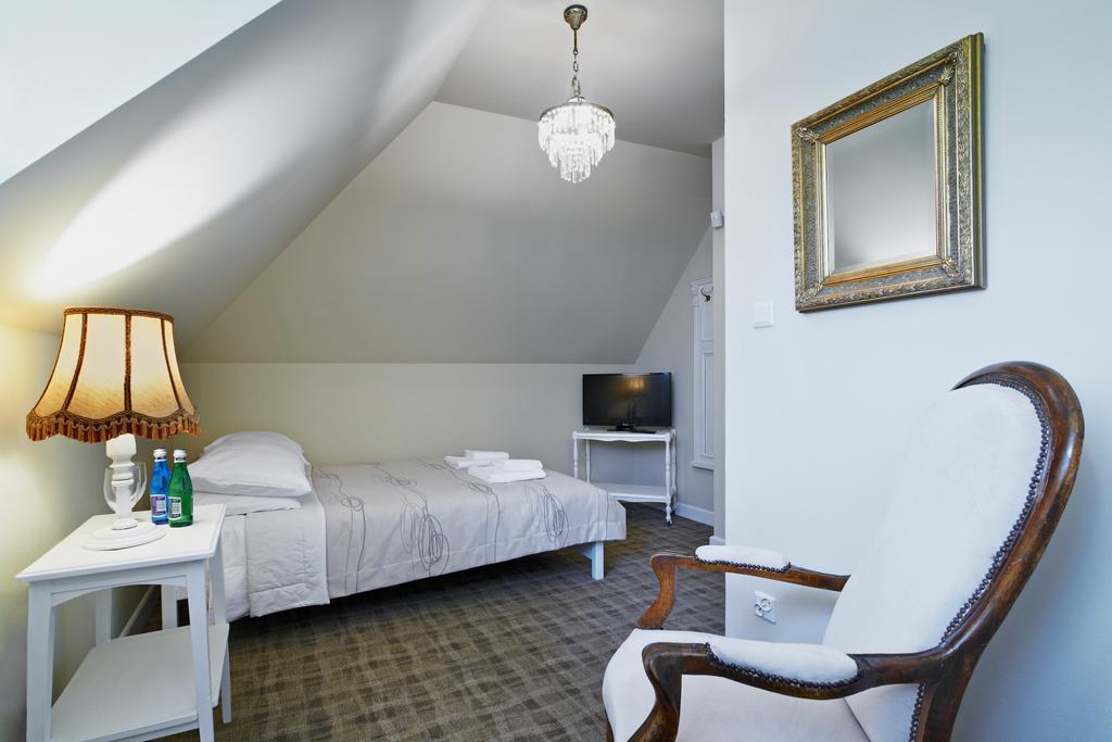 Dwor Osmolice Bed and Breakfast Bialki Dolne Exteriör bild