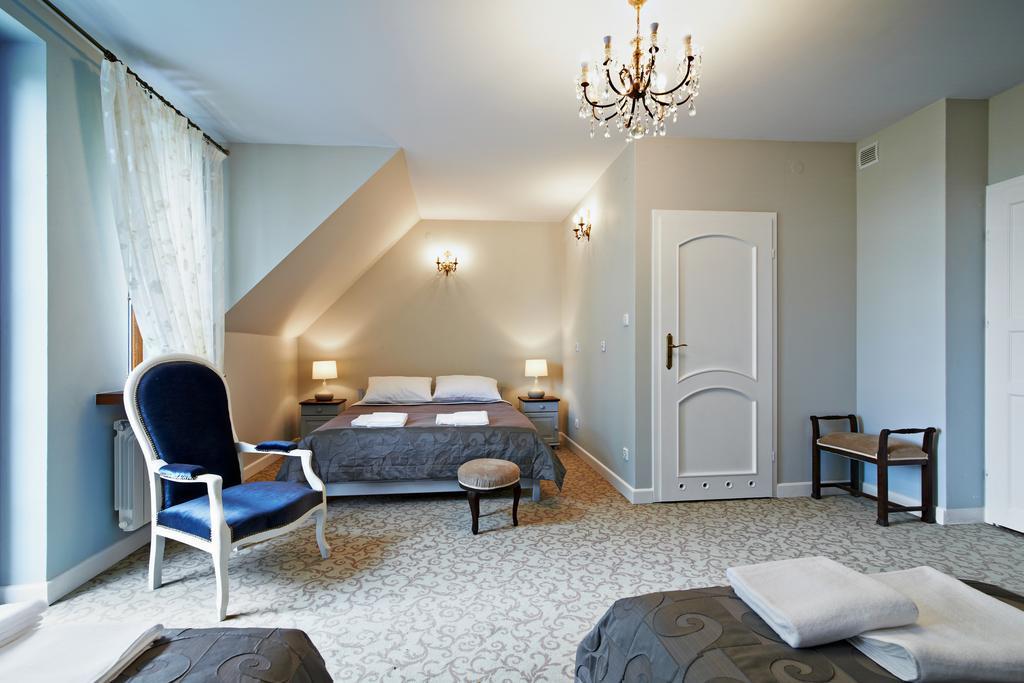 Dwor Osmolice Bed and Breakfast Bialki Dolne Exteriör bild