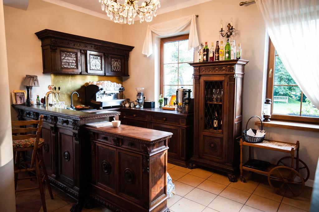 Dwor Osmolice Bed and Breakfast Bialki Dolne Exteriör bild