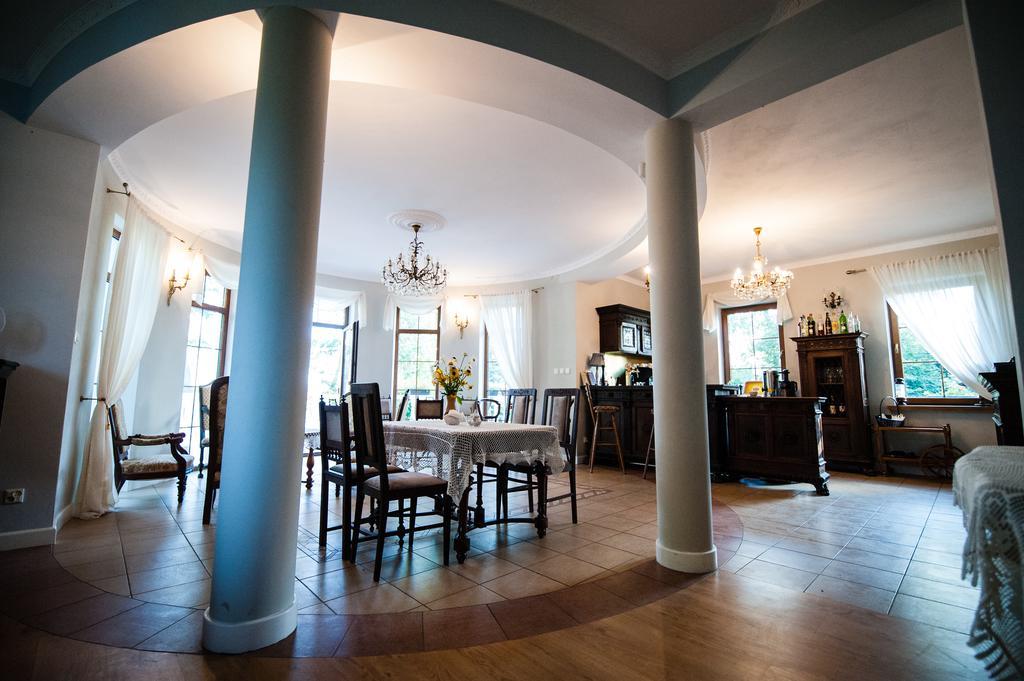 Dwor Osmolice Bed and Breakfast Bialki Dolne Exteriör bild
