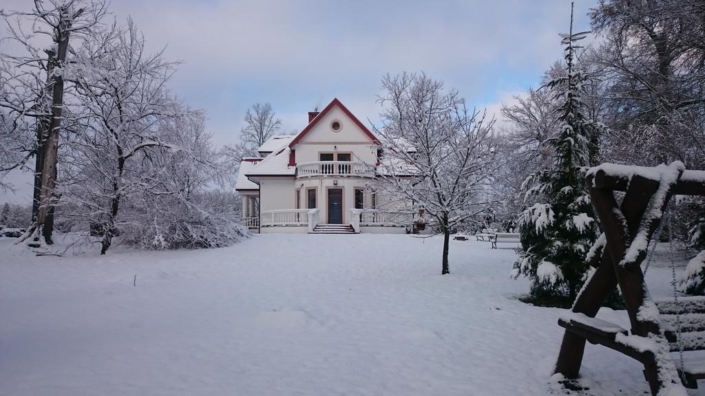 Dwor Osmolice Bed and Breakfast Bialki Dolne Exteriör bild