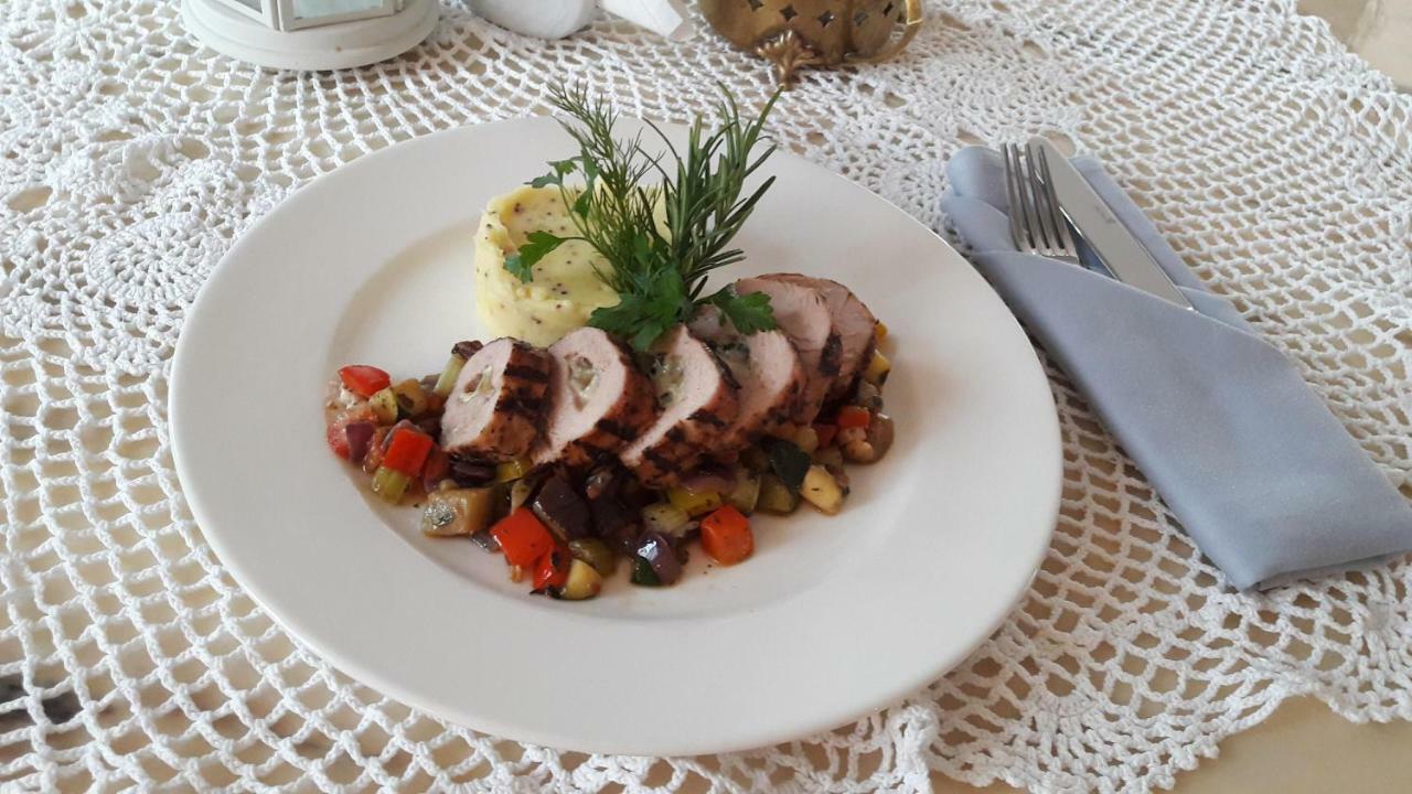 Dwor Osmolice Bed and Breakfast Bialki Dolne Exteriör bild