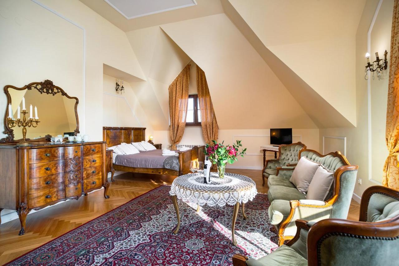 Dwor Osmolice Bed and Breakfast Bialki Dolne Exteriör bild